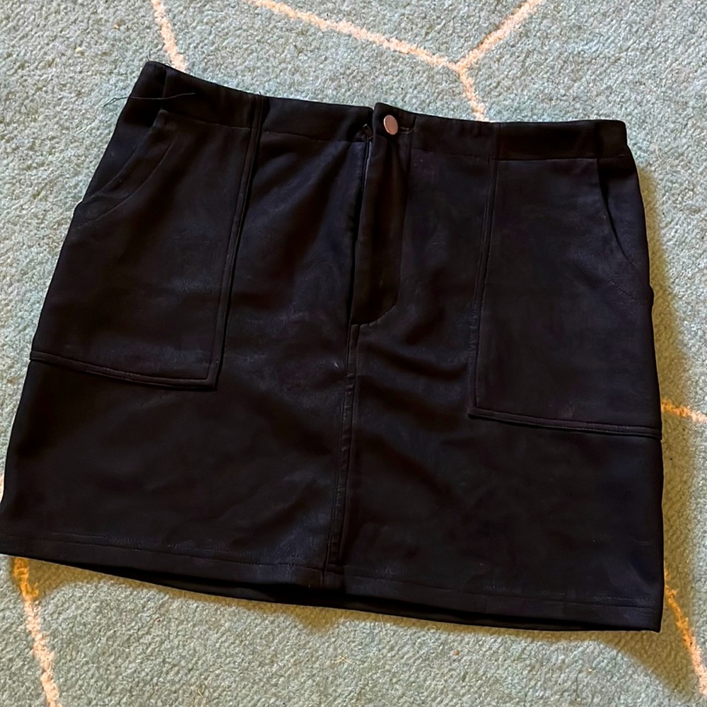 “French kiss” Black Mini skirt Sz. LG